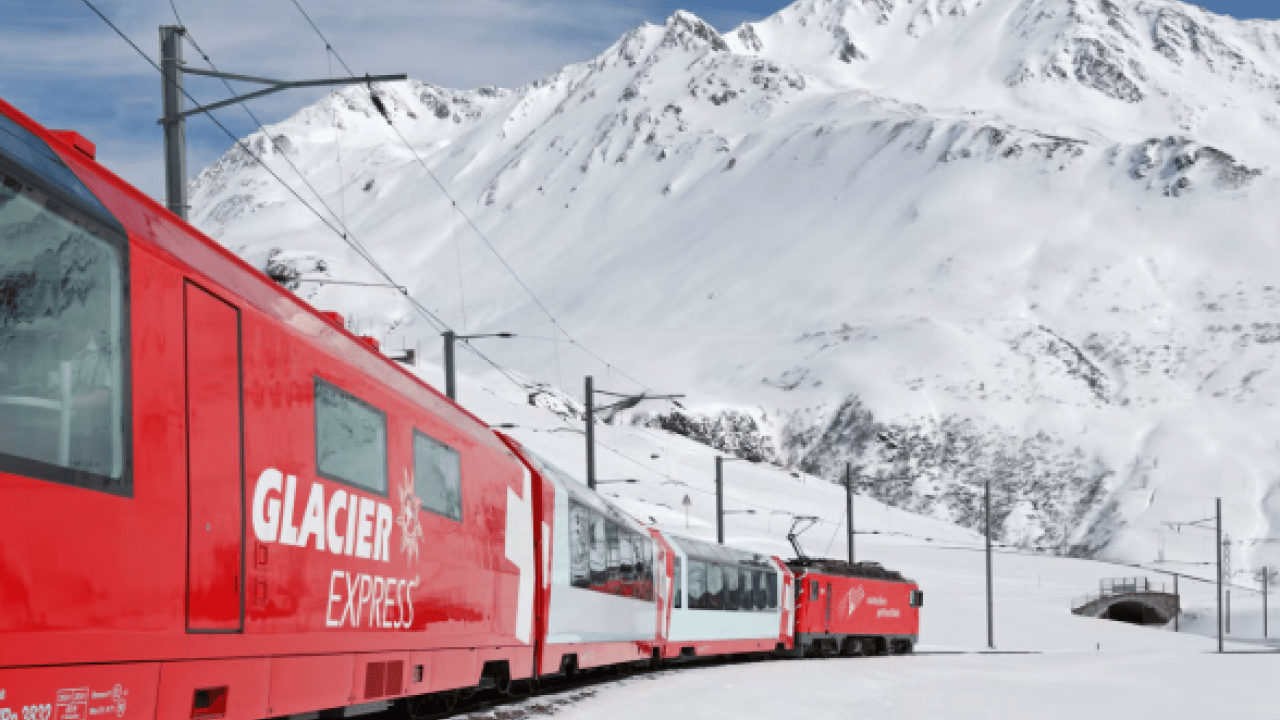 Foto - İsviçre’de 80 yolculu trene çığ çarptı! Raydan çıkan vagonlar can pazarı yaşattı