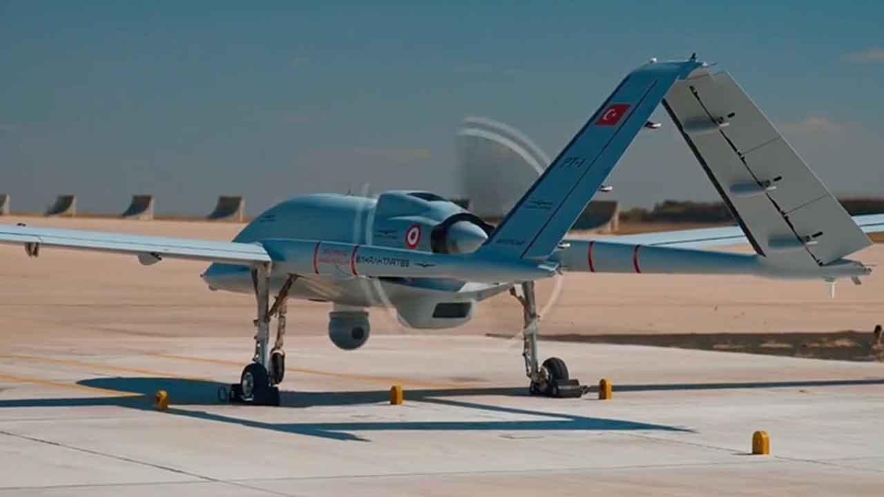 Foto - İtalya peşindeydi: Bayraktar TB3 SİHA vurdu