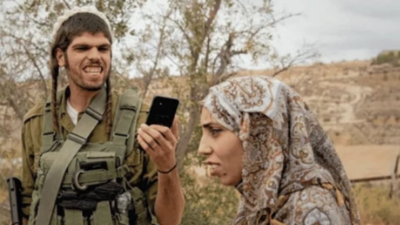 Foto - İtalyan dergi istilacıların çirkinliğini yüzlerine vurmuştu: Soykırımcı Katilleri çıldırtan kapak!