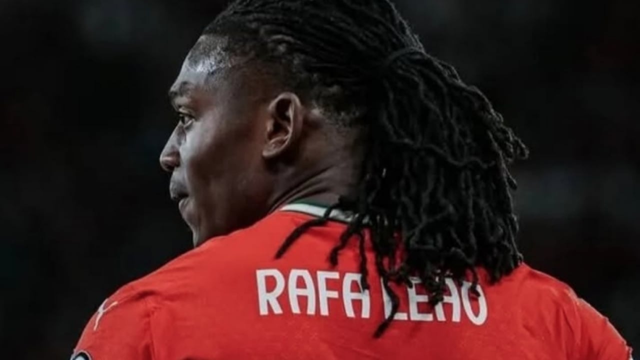 Foto - İtalyanların ortaklık yapıp yapmayacağı büyük merak konusu iken.. Fenerbahçe'ye Rafael Leao çalımı!