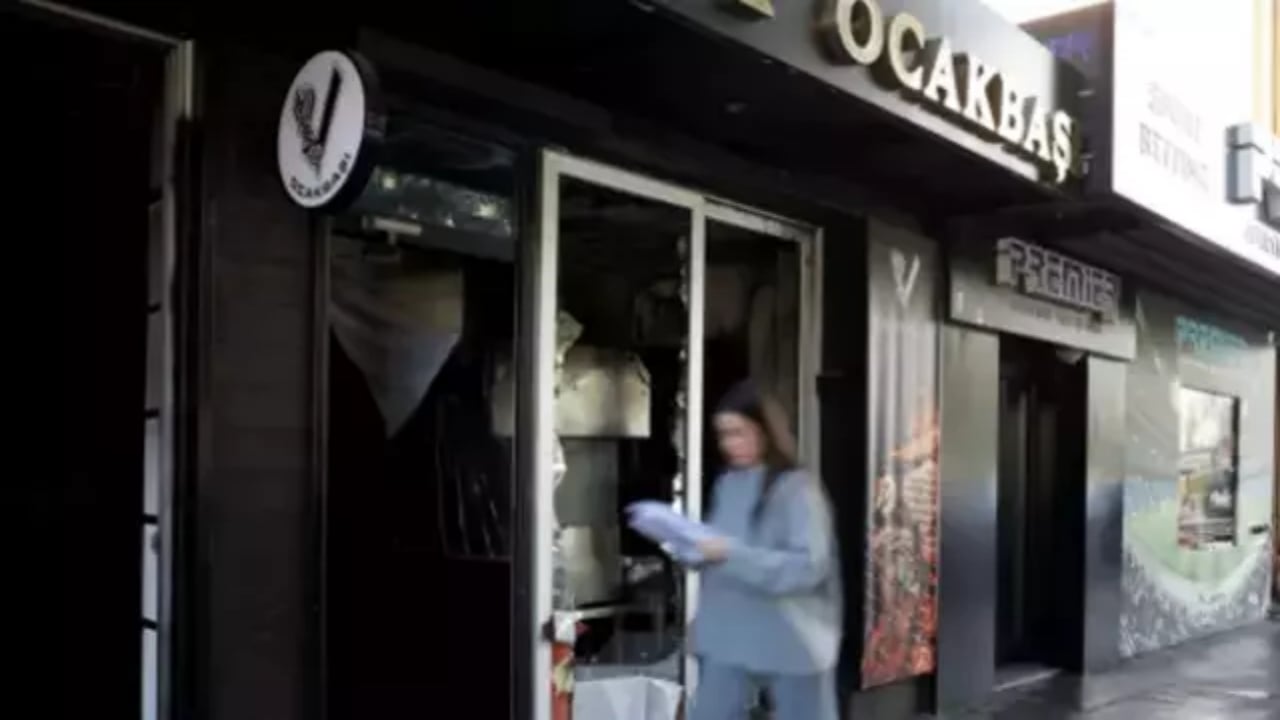 Foto - İyice gözleri döndü! Türklere saldırmak için ülkenin her yerine beyzbol sopası gizlemişler