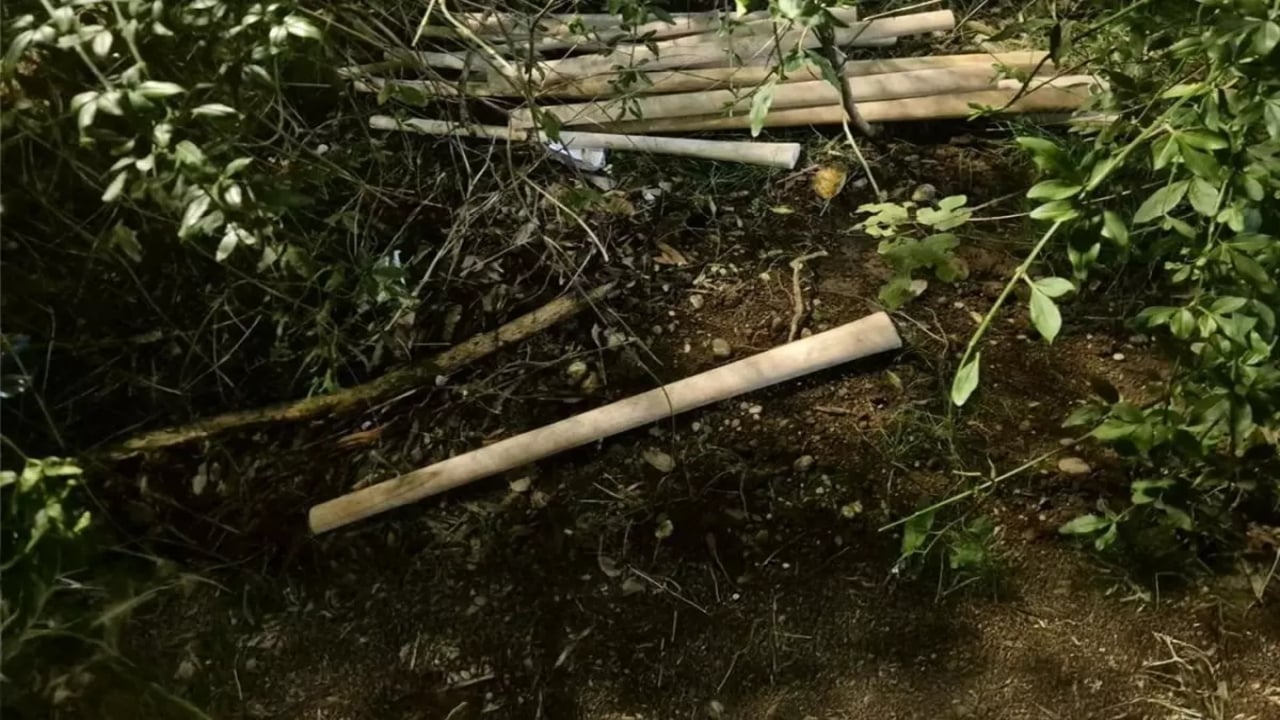 Foto - İyice gözleri döndü! Türklere saldırmak için ülkenin her yerine beyzbol sopası gizlemişler