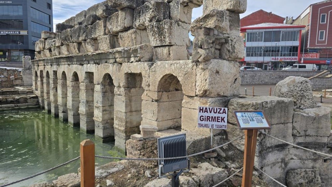 Foto - İzlemek serbest girmek yasak!