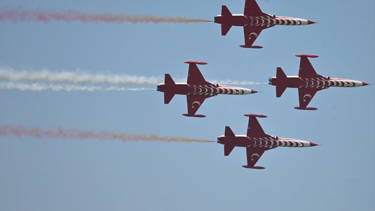 Foto - İzleyicilerden büyük alkış aldı Türk Yıldızları 45 dakikada Belçika'yı fethetti