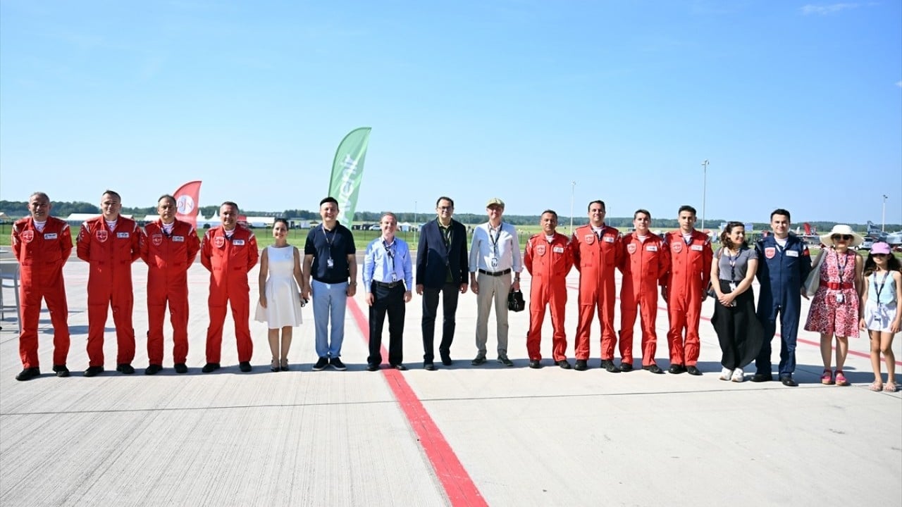 Foto - İzleyicilerden büyük alkış aldı Türk Yıldızları 45 dakikada Belçika'yı fethetti