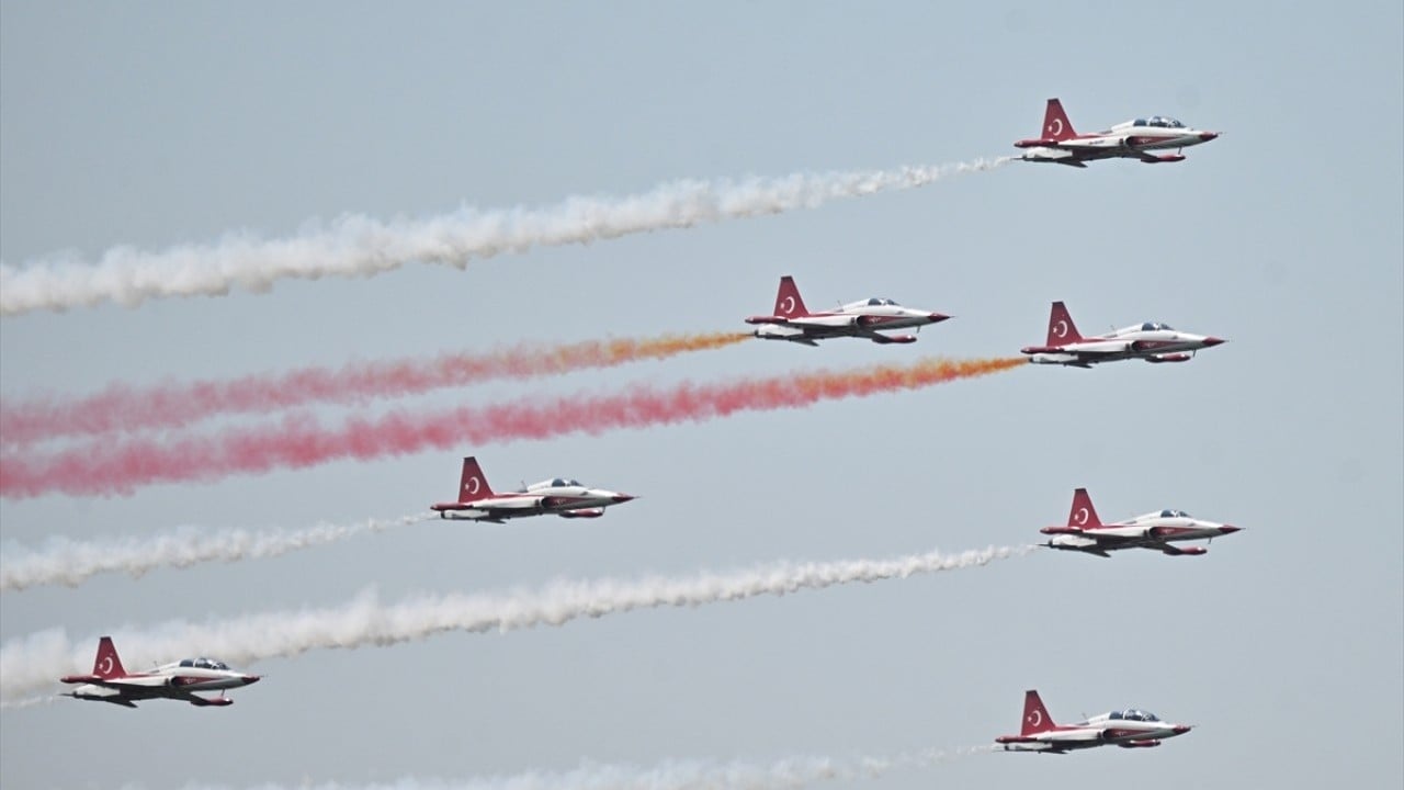 Foto - İzleyicilerden büyük alkış aldı Türk Yıldızları 45 dakikada Belçika'yı fethetti
