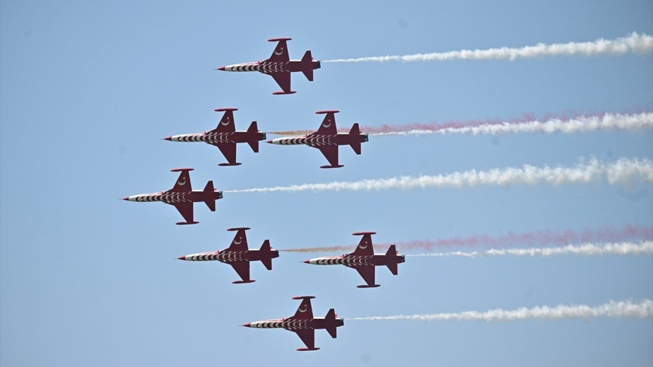 Foto - İzleyicilerden büyük alkış aldı Türk Yıldızları 45 dakikada Belçika'yı fethetti