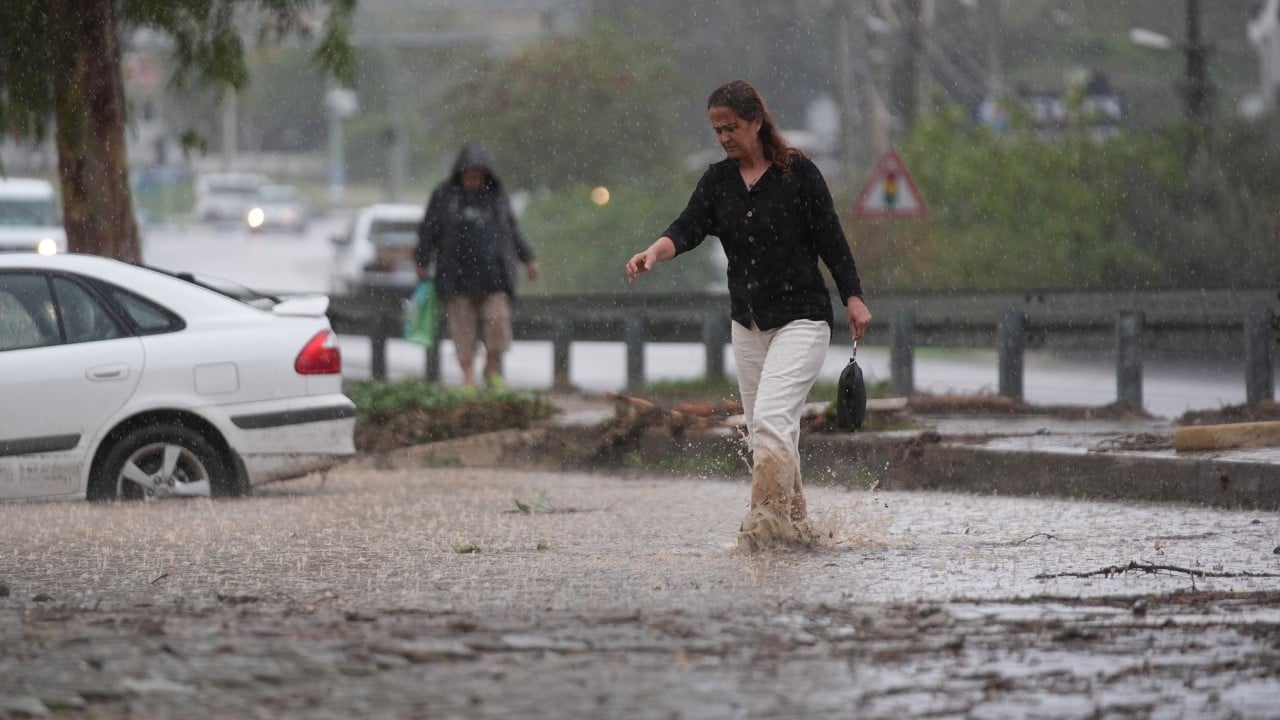 Foto - İzmir sele teslim oldu! Caddeler sular altında kaldı