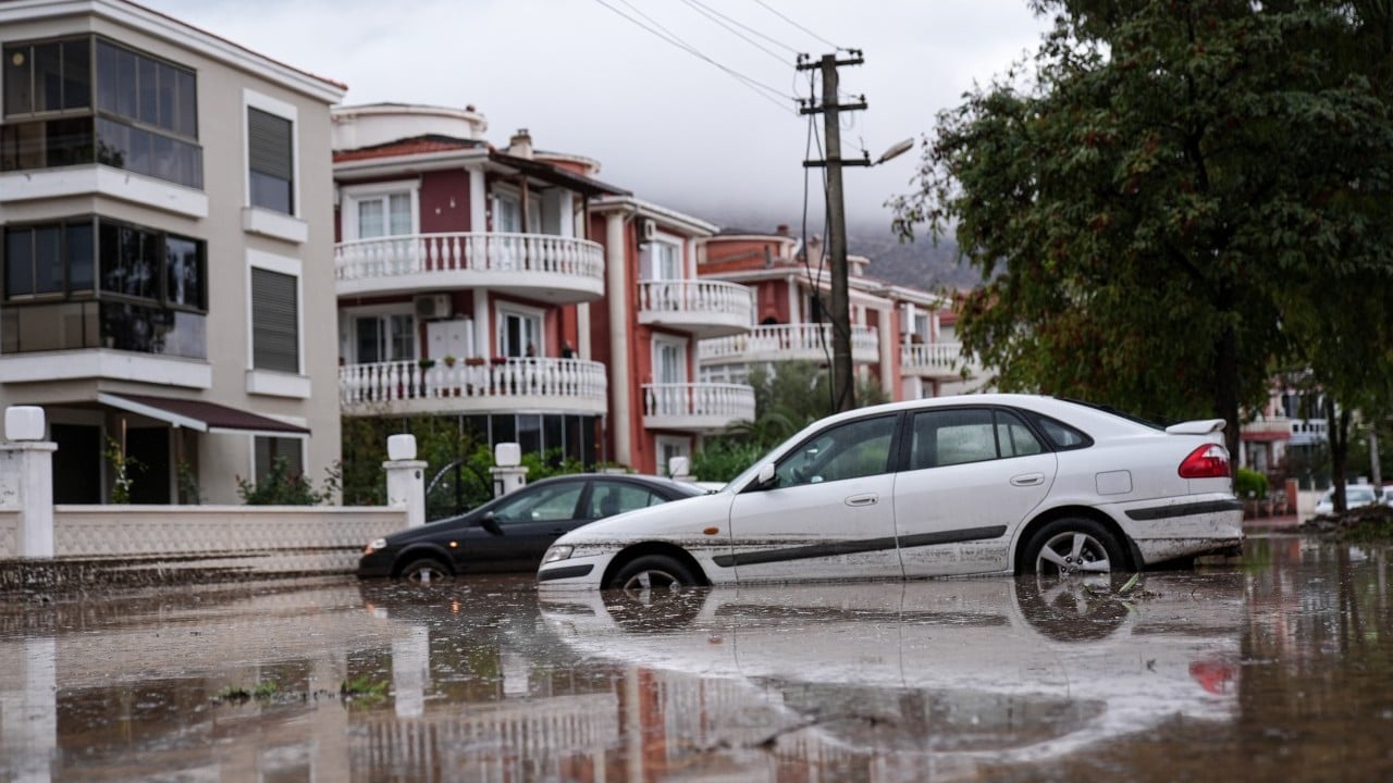 Foto - İzmir sele teslim oldu! Caddeler sular altında kaldı