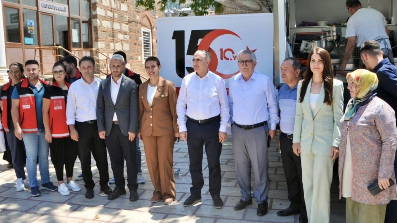 Foto - İzmir, Manisa ve Kocaeli'de 15 Temmuz etkinlikleri! 15 Temmuz şehitleri için mevlid okutuldu