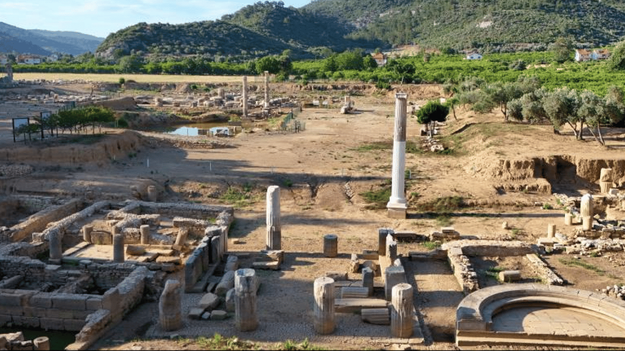 Foto - İzmir’in tarih katmanları gün ışığına çıkıyor: Smyrna’dan Klaros’a uzanan kültürel vizyon! Ege’nin mirası gelecek nesillere taşınıyor