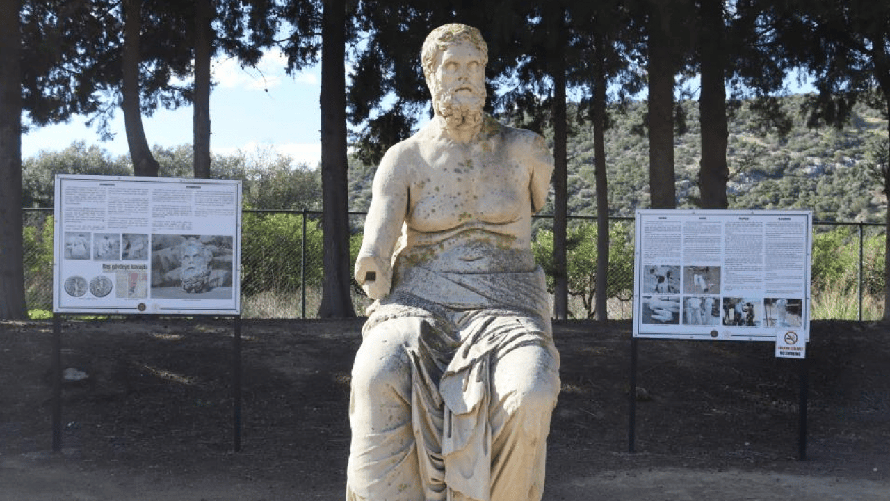 Foto - İzmir’in tarih katmanları gün ışığına çıkıyor: Smyrna’dan Klaros’a uzanan kültürel vizyon! Ege’nin mirası gelecek nesillere taşınıyor