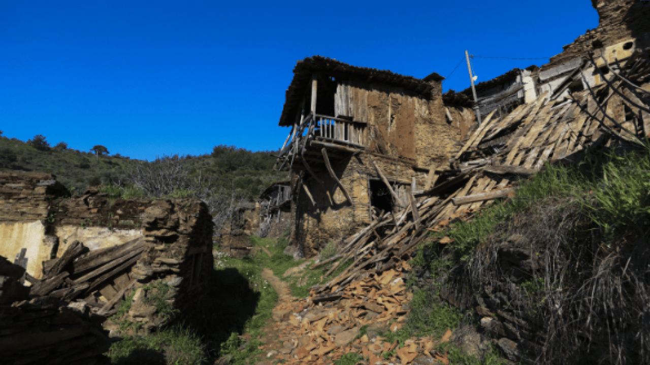 İzmir’in terk edilmiş incisi: Lübbey turizmle hayat bulacak