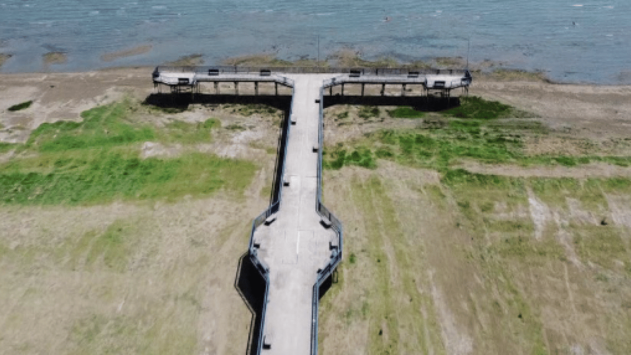 Foto - İznik Gölü can çekişiyor! Fabrikalar gölü kurutuyor