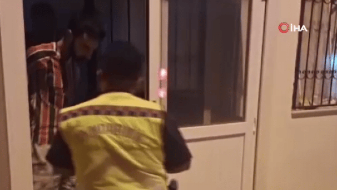 Foto - Jandarma ve MİT'ten İzmir'de dev operasyon! 25 yıl hapis cezası bulunan zehir taciri sahte kimlikle kıskıvrak yakalandı