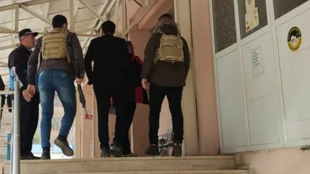 Jandarmadan kaçamadılar! Şırnak'ta yürütülen JASAT operasyonunda 35 suçlu kıskıvrak yakalandı!
