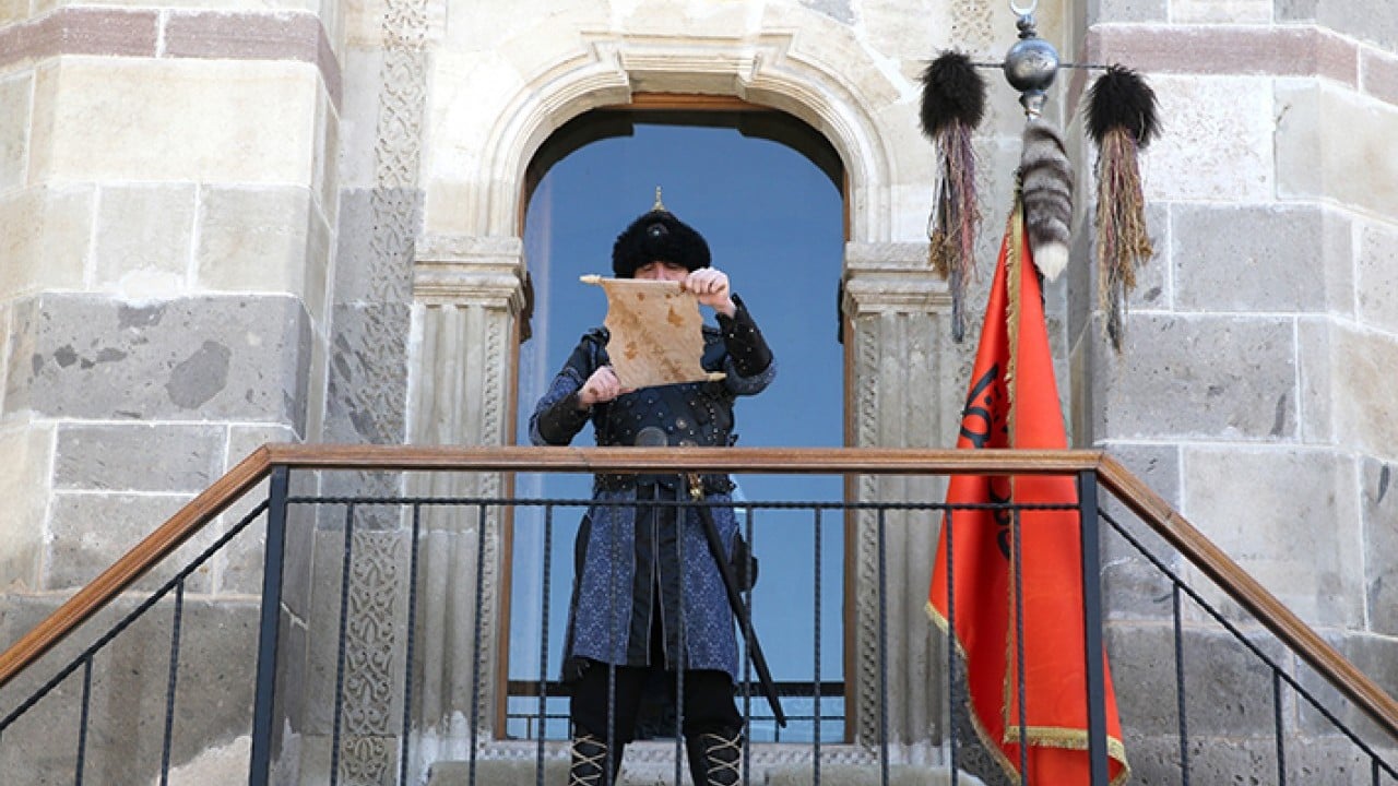 Foto - Jandarmadan Sultanlar Türbesi Saygı Nöbeti