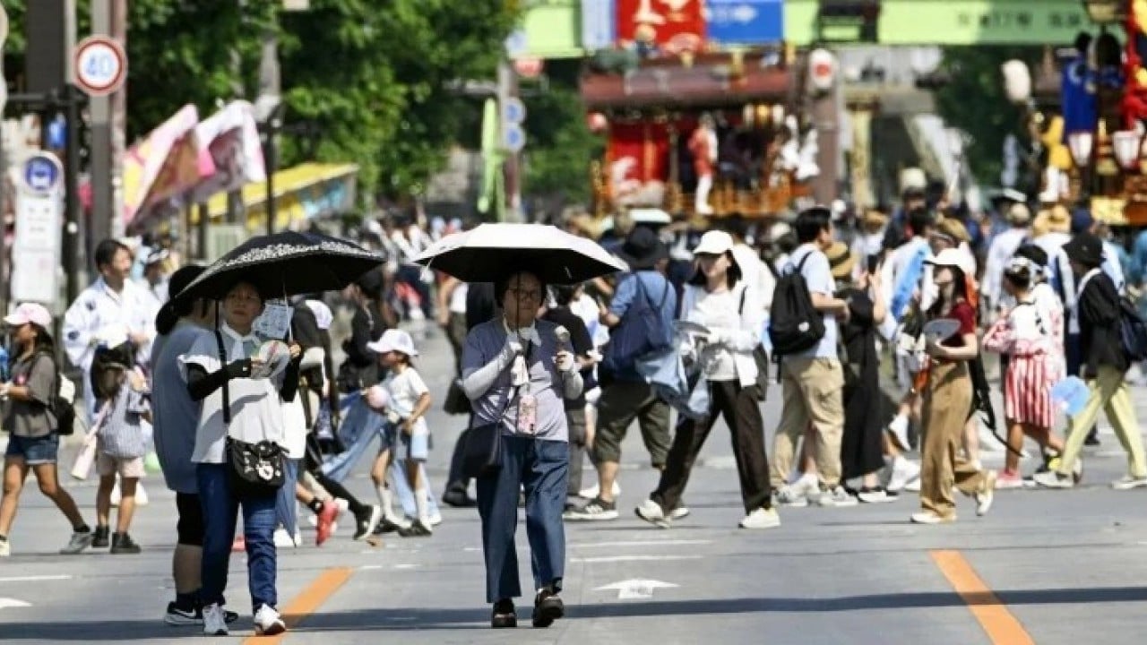 Japonya alev alev yanıyor! Termometreler 40 dereceyi vurdu, tarihte bir ilk yaşandı!