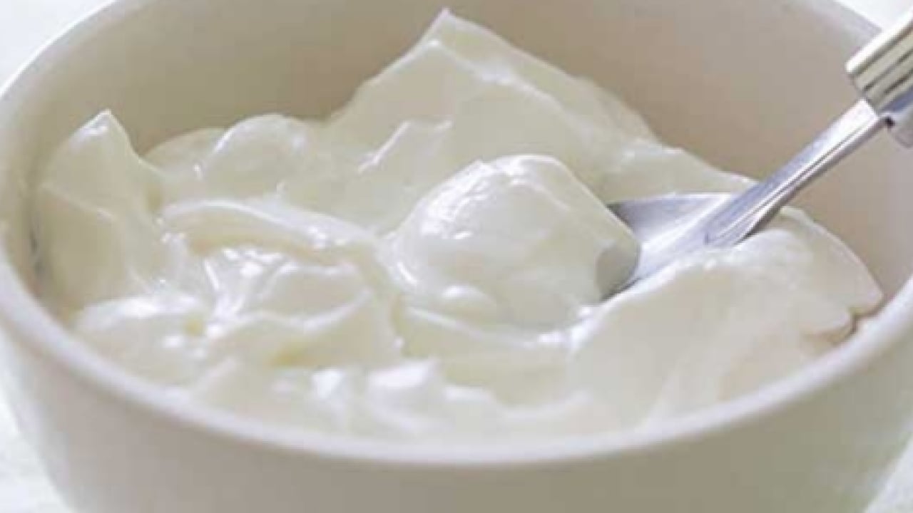 Foto - Jersey sütü ile birlikte daha kıvamlı... Kalıp gibi çıkıyor: Ev yoğurdu tarifi, taşırmadan kaynatın