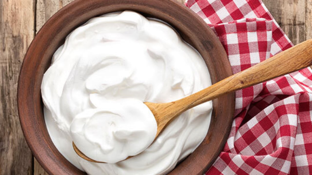 Foto - Jersey sütü ile birlikte daha kıvamlı... Kalıp gibi çıkıyor: Ev yoğurdu tarifi, taşırmadan kaynatın