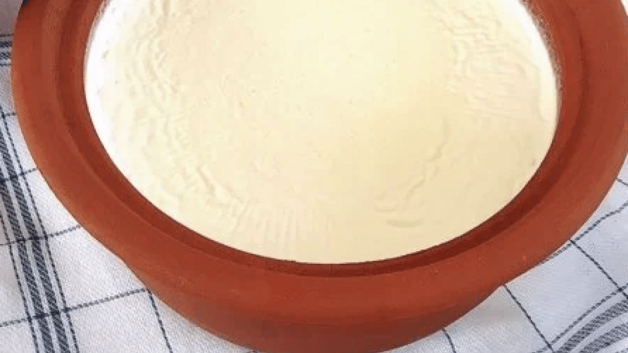 Foto - Jersey sütü ile birlikte daha kıvamlı... Kalıp gibi çıkıyor: Ev yoğurdu tarifi, taşırmadan kaynatın