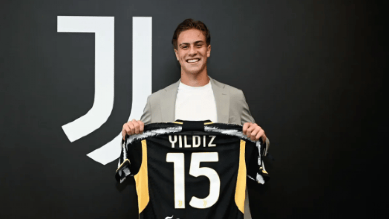 Juventus’un yeni forması dikkat çekti! Milli 'yıldız' tanıtıma damga vurdu