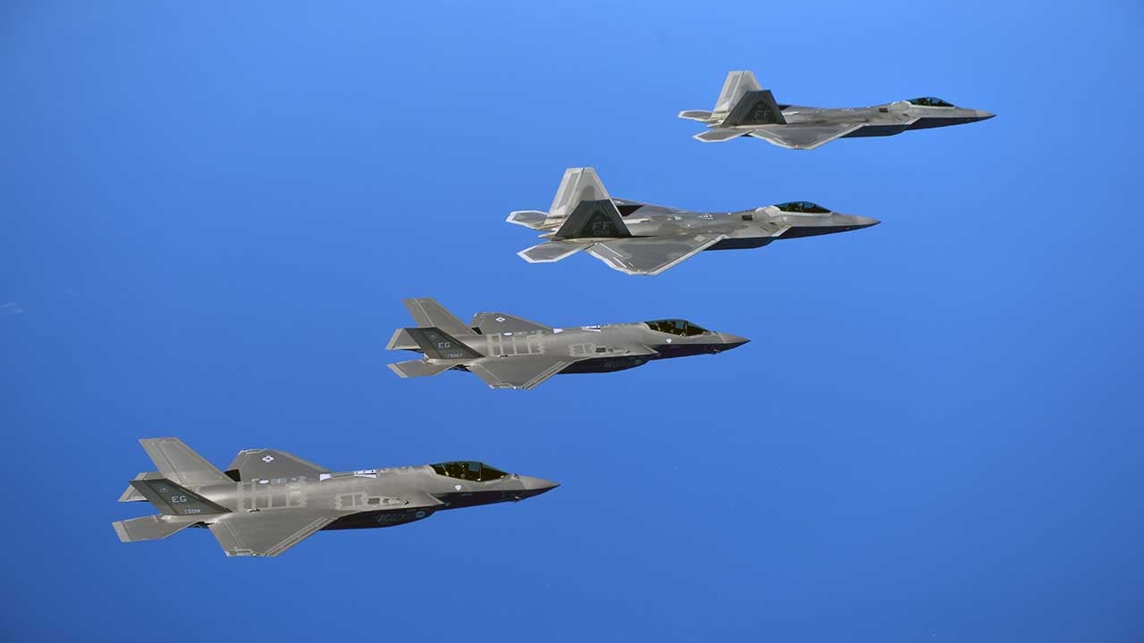 Foto - KAAN'ın bile atası olan F-22 kimseye satılmıyor! ABD en yakın müttefiklerine bile vermiyor
