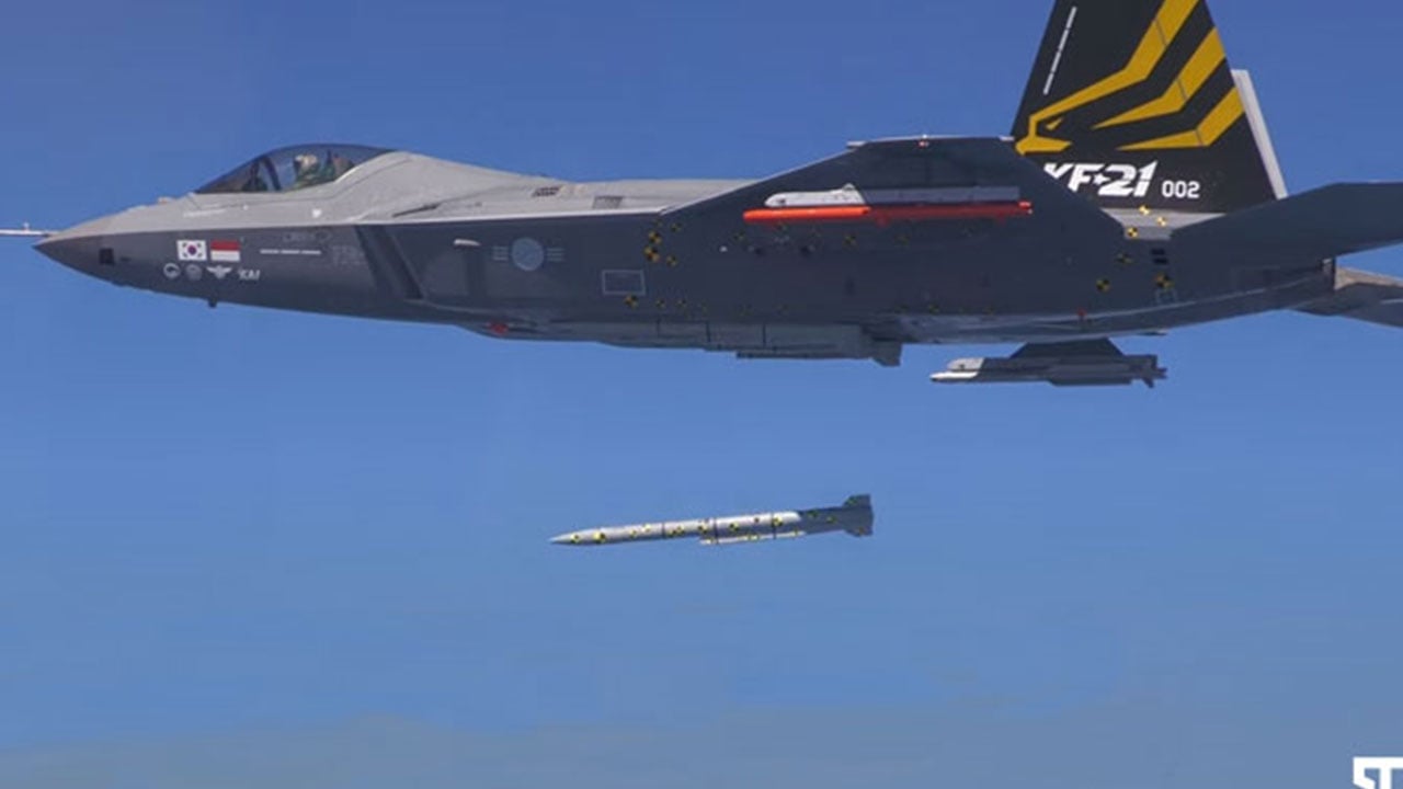 Foto - Kaan'ın rakibi KF-21'i dünyaya tanıttılar! Yapan 'dost ülke' ama bizim için sıkıntılı bir yanı var