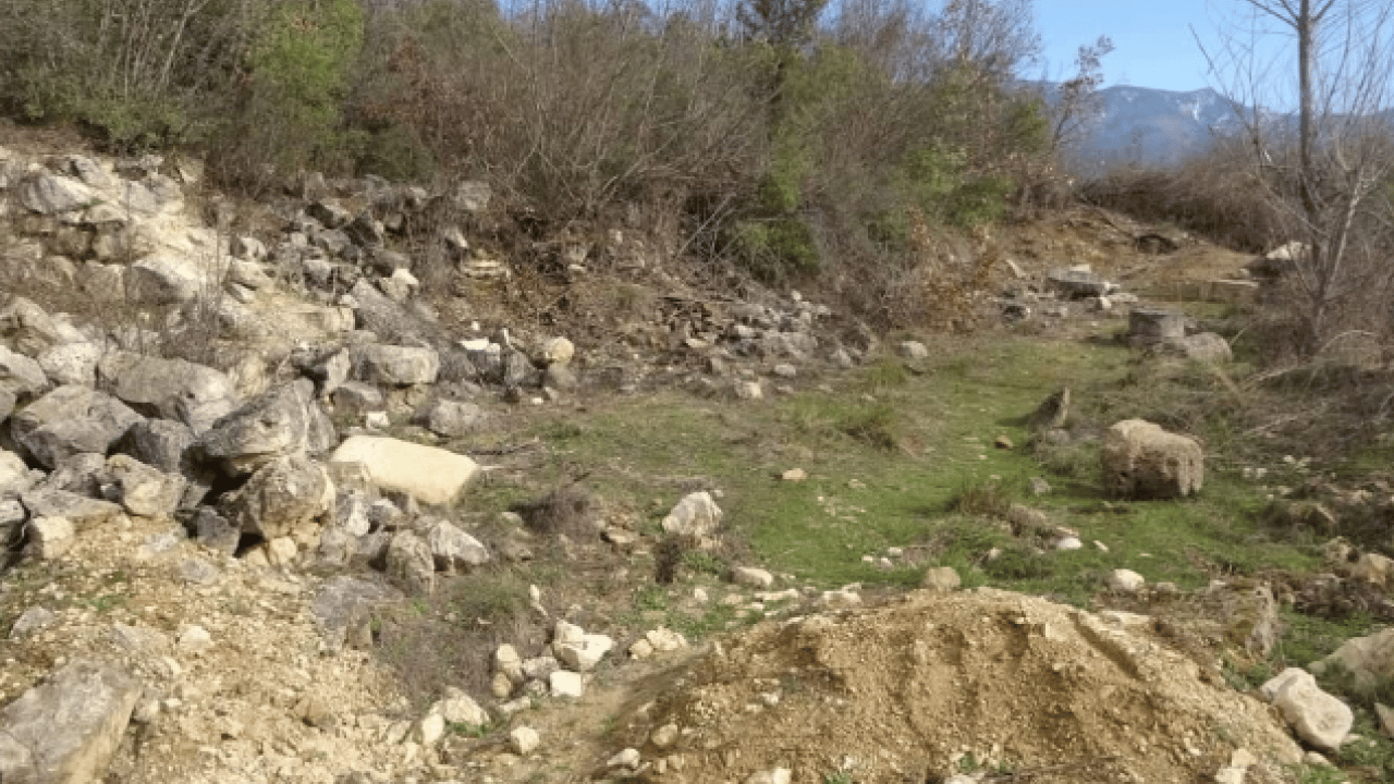 Foto - Kaçak kazı yapan defineciler bölgeyi alt üst etti