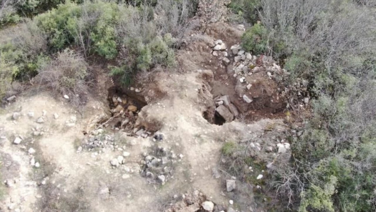 Foto - Kaçak kazı yapan defineciler bölgeyi alt üst etti