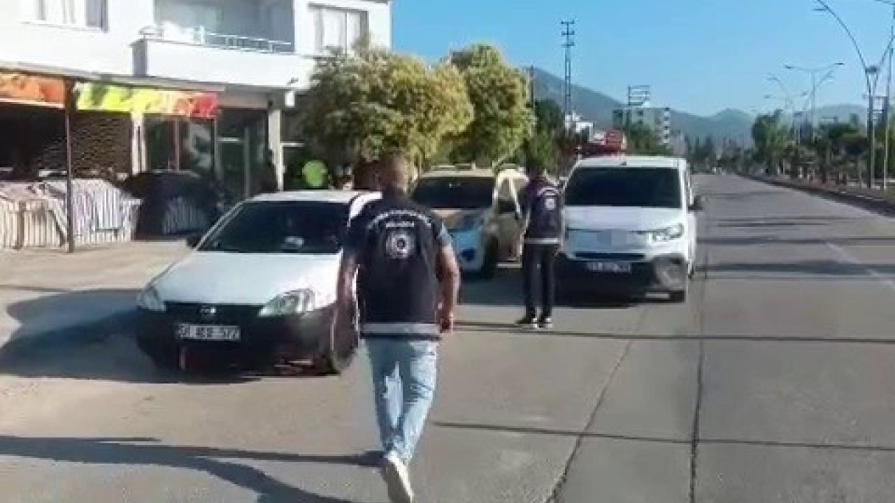 Foto - Kaçakçıların gözü döndü Ticari taksi ile göçmen kaçakçılığı