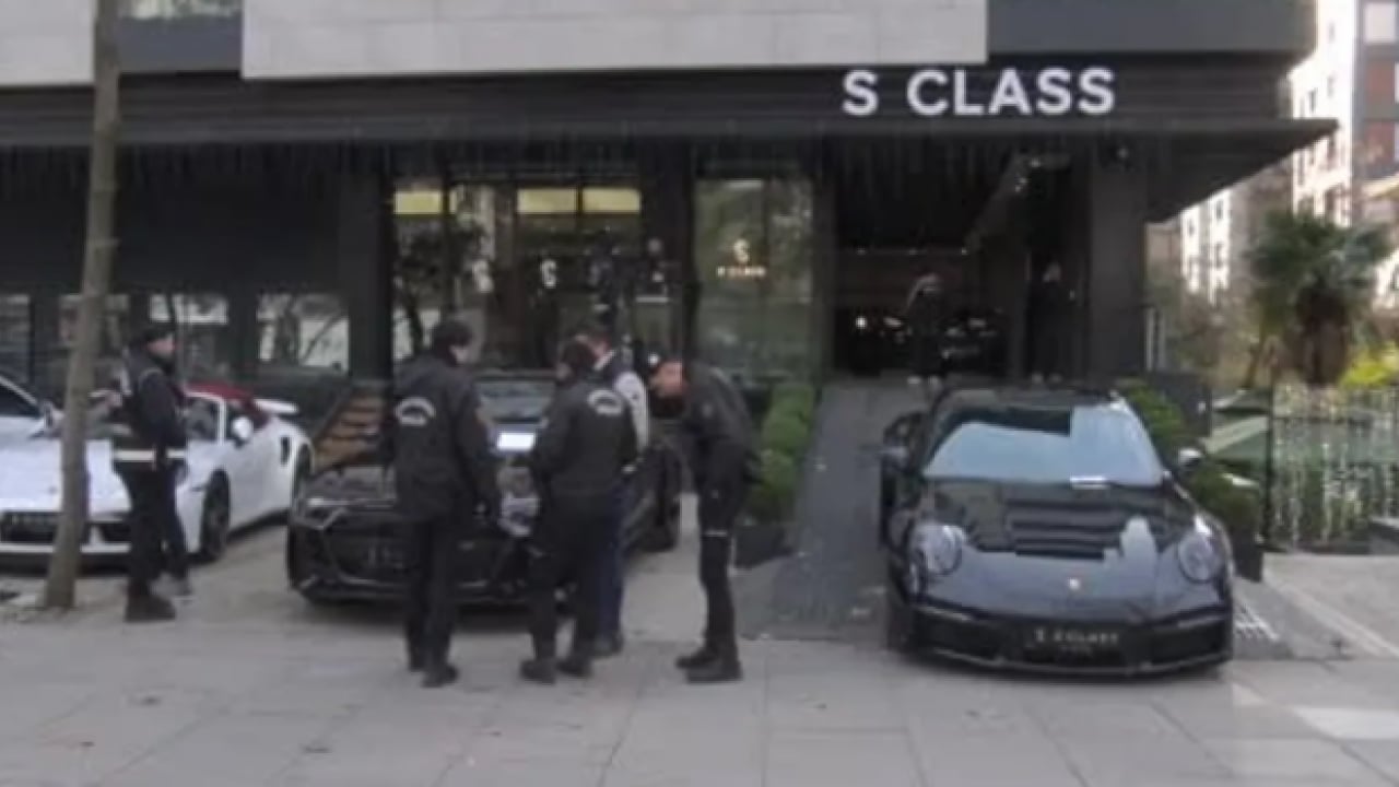 Foto - Kadıköy'de galeriye operasyon:11 milyar liralık vurgun iddiası!