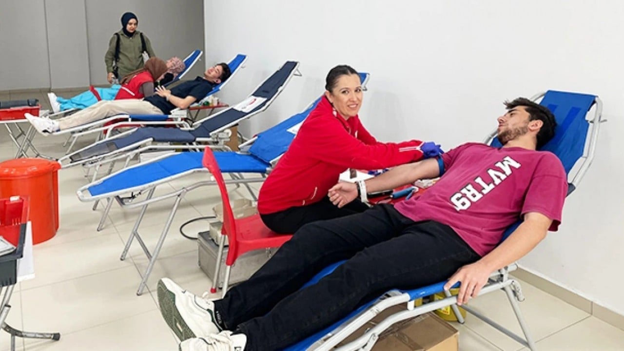 Foto - Kadın ve gençler daha çok destek veriyor