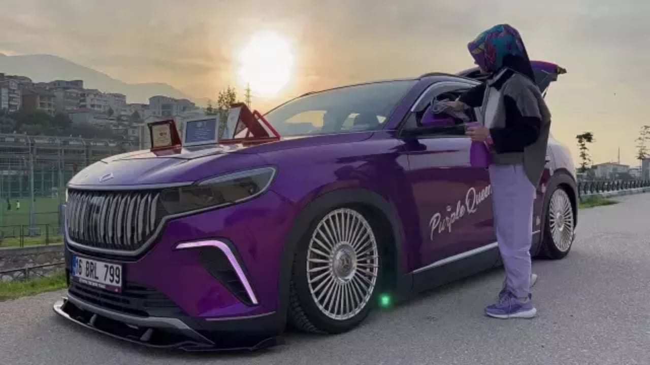 Foto - Kadının mor tutkusu TOGG’a sıçradı! 400 bin lira harcadı, gören dönüp bir daha baktı