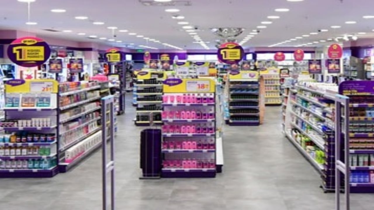 Foto - Kadınlar, yarınlar yokmuşçasına alışveriş yapıyordu! Bakanlık Türkiye’nin ünlü kozmetik devi için düğmeye bastı