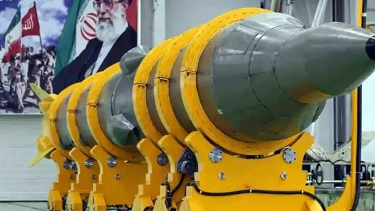 Foto - Kafirlerin uykusunu kaçıran Ebabil darbeleri! Sejjil-2 füzeleri Siyonist kaleleri kağıt gibi yırtıp geçti!