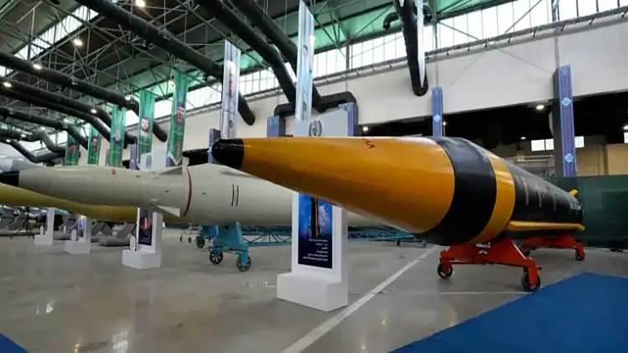 Foto - Kafirlerin uykusunu kaçıran Ebabil darbeleri! Sejjil-2 füzeleri Siyonist kaleleri kağıt gibi yırtıp geçti!