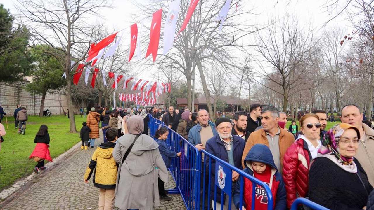 Foto - Kağıthane Belediyesi'nden vatandaşlara balık ekmek şöleni!