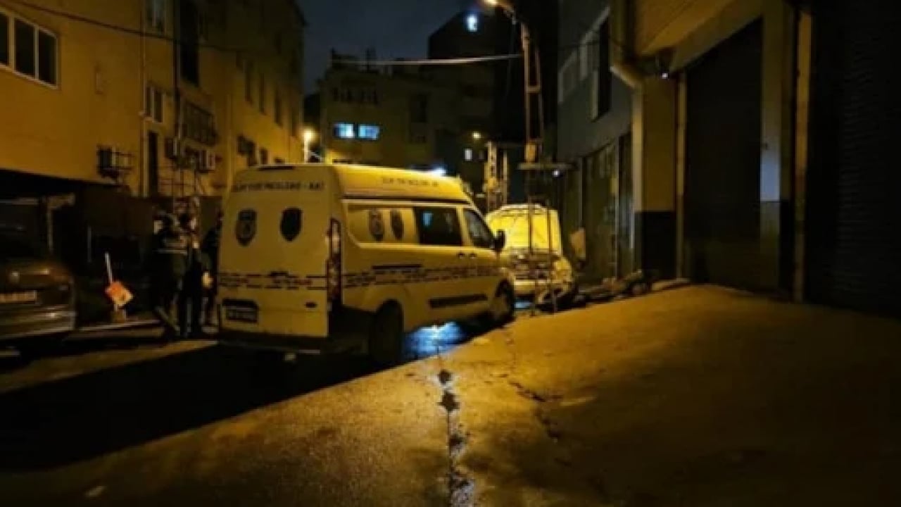 Foto - Kağıthane’de dondurucu soğuk faciası: Isınmak için girdiği otomobil mezarı oldu!