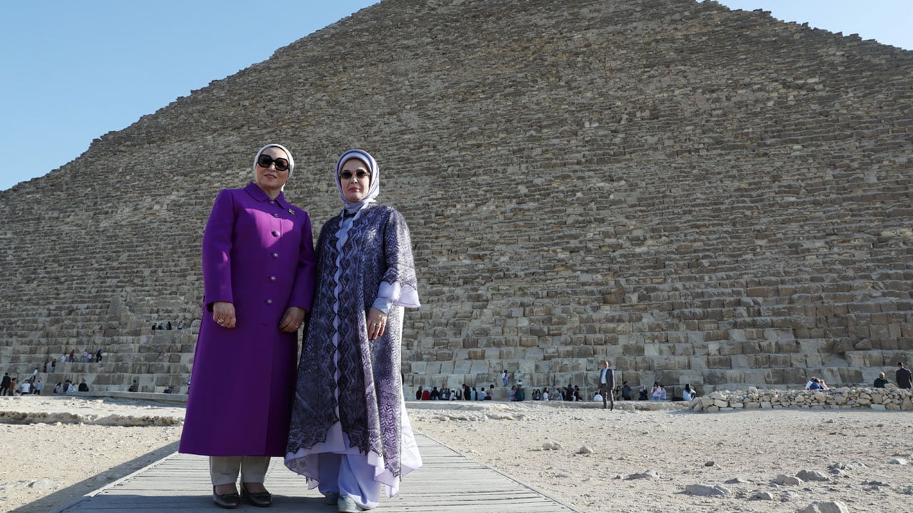 Foto - Kahire’de diplomasi trafiği! Emine Erdoğan, Entissar Amer ile bir araya geldi