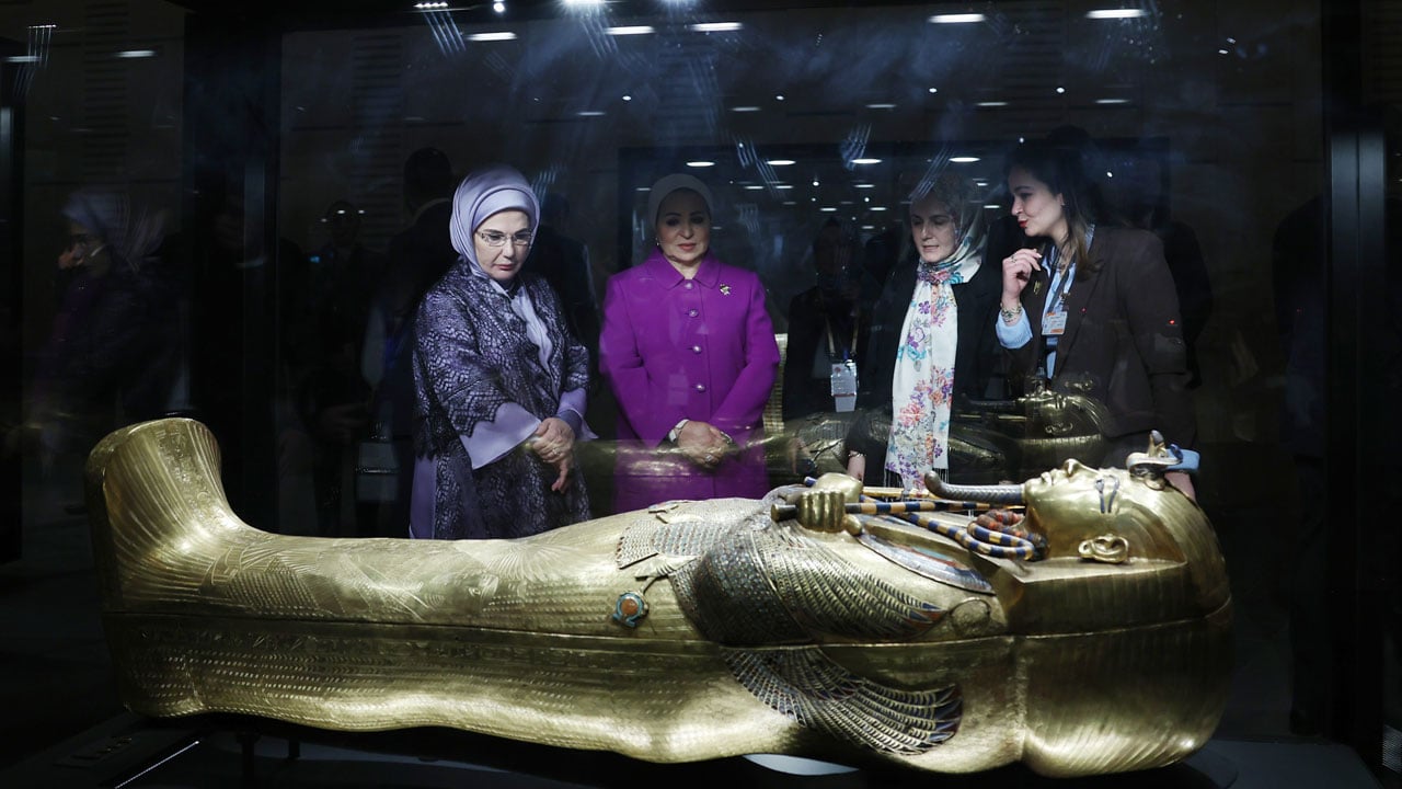 Foto - Kahire’de diplomasi trafiği! Emine Erdoğan, Entissar Amer ile bir araya geldi