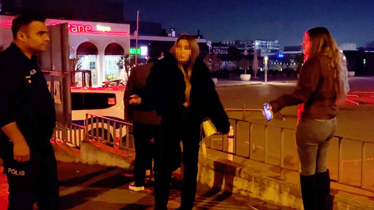 Foto - Kahraman Şerife bacılardan dehşet saçan alkoliklere: Seküler genç kızların utanç görüntüleri!