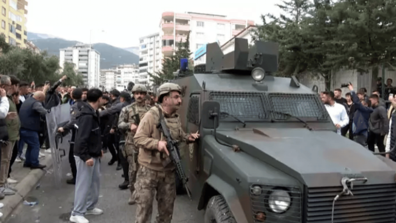 Foto - Kahramanmaraş canisi hakkında çarpıcı açıklama: Kendi boğazını kes...