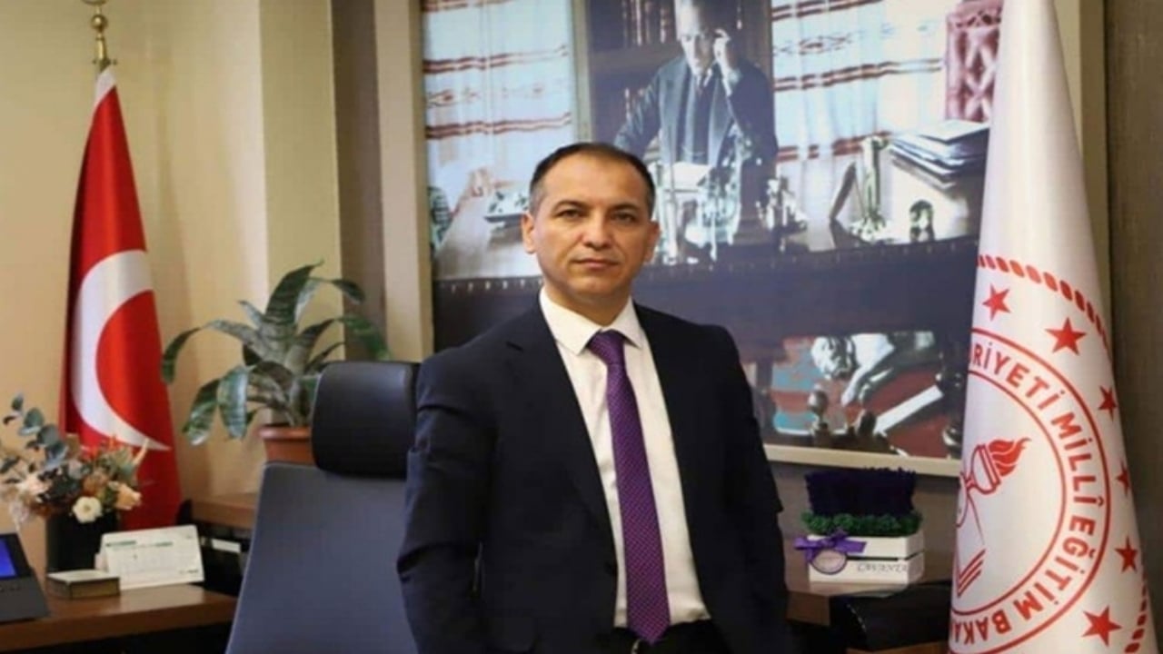 Foto - Kahramanmaraş’taki okul katliamı sonrası görevden alınan İl Milli Eğitim Müdürü’yle ilgili skandal iddia! Kadın öğretmene attığı rezil mesajlar ortaya çıktı