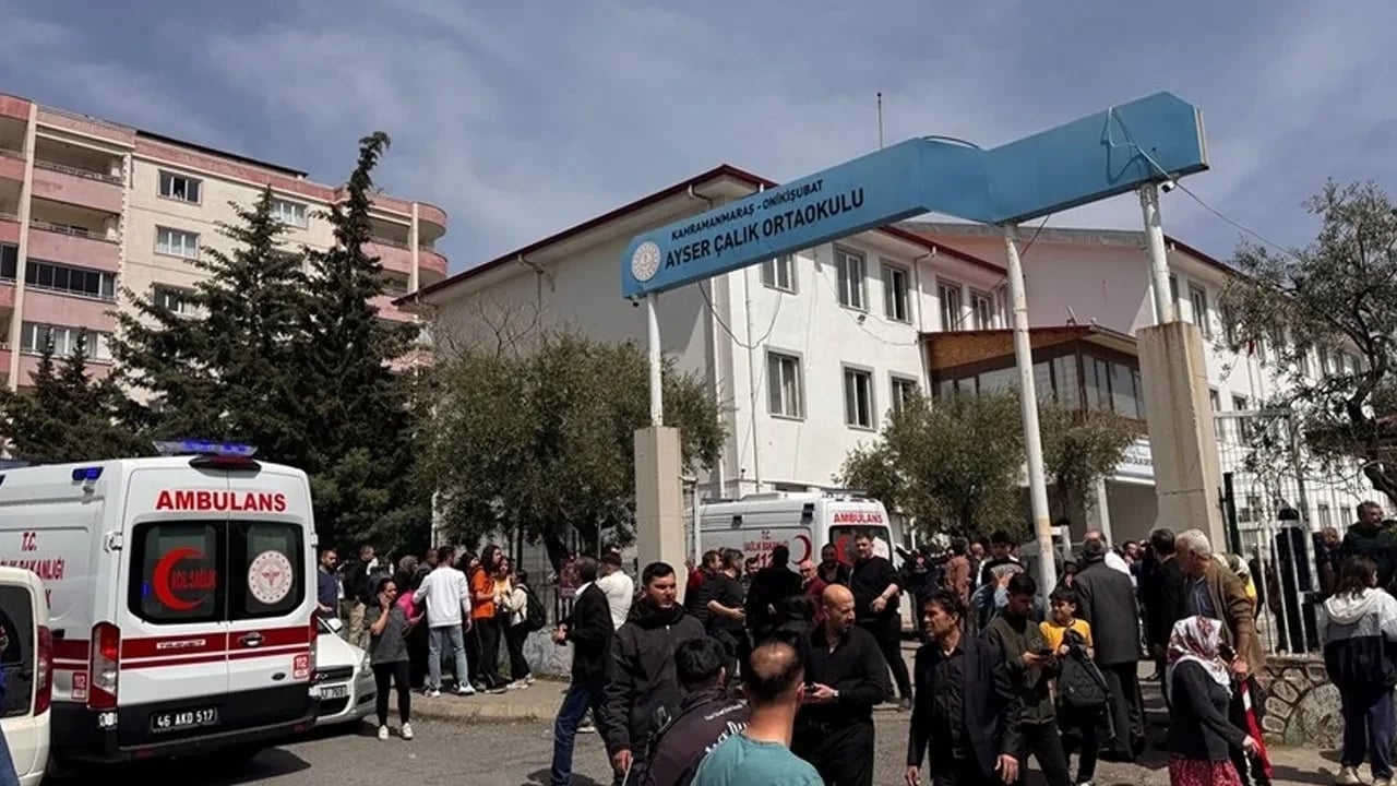 Foto - Kahramanmaraş’taki okul katliamı sonrası görevden alınan İl Milli Eğitim Müdürü’yle ilgili skandal iddia! Kadın öğretmene attığı rezil mesajlar ortaya çıktı