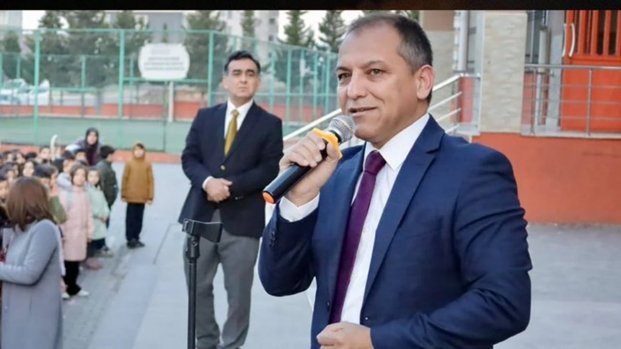 Foto - Kahramanmaraş’taki okul katliamı sonrası görevden alınan İl Milli Eğitim Müdürü’yle ilgili skandal iddia! Kadın öğretmene attığı rezil mesajlar ortaya çıktı