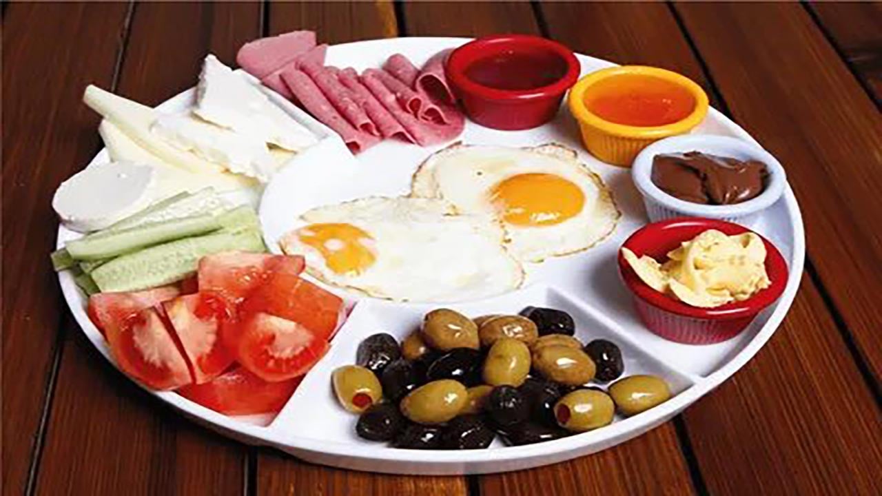 Kahvaltı gerçekten şart mı! Uzmanlar arasındaki görüş ayrılığı büyüyor!