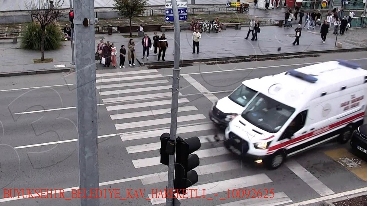 Foto - Kaldırımda giden yayaları bile rahat yürütmüyorlar: Motosiklet terörü dur durak bilmiyor