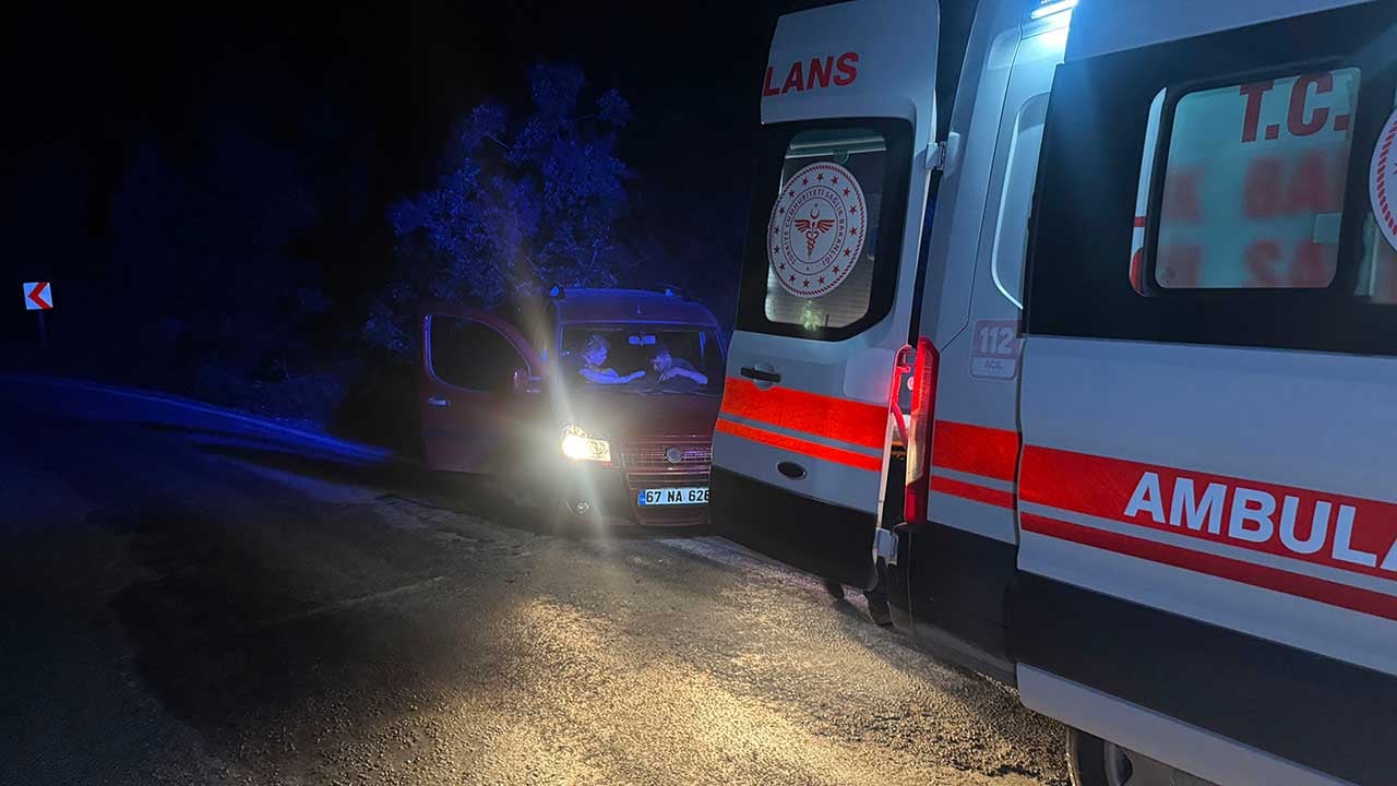 Foto - Kaldırımdaki aracı görenler yardıma koştu! Uzun süre uyanamayan sürücünün foyası hastanede ortaya çıktı!