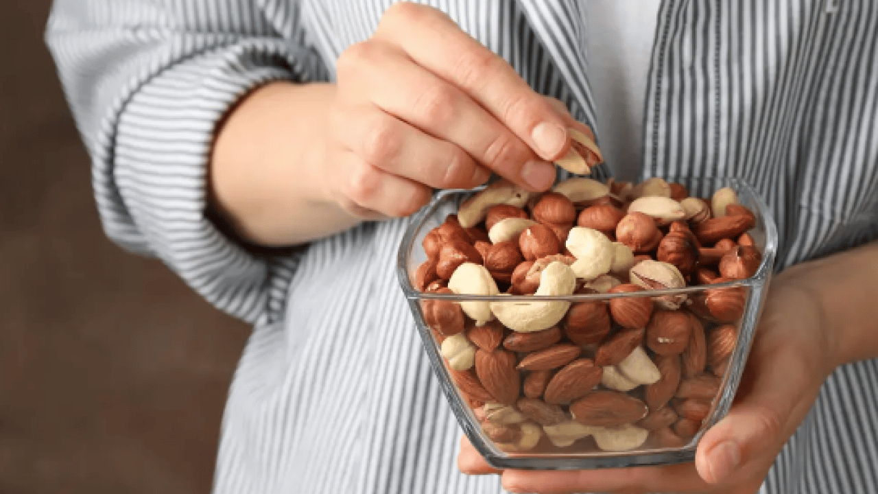 Foto - Kalori bombası için uyarılar: Kilolu insanlar kuru yemişi ne zaman tüketmeli? İşte ideal zaman